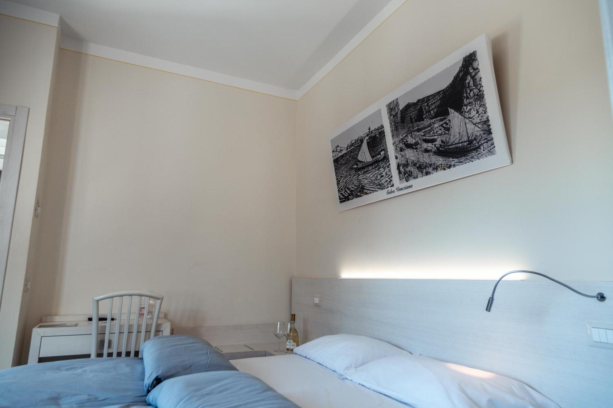 Cristina Hotel